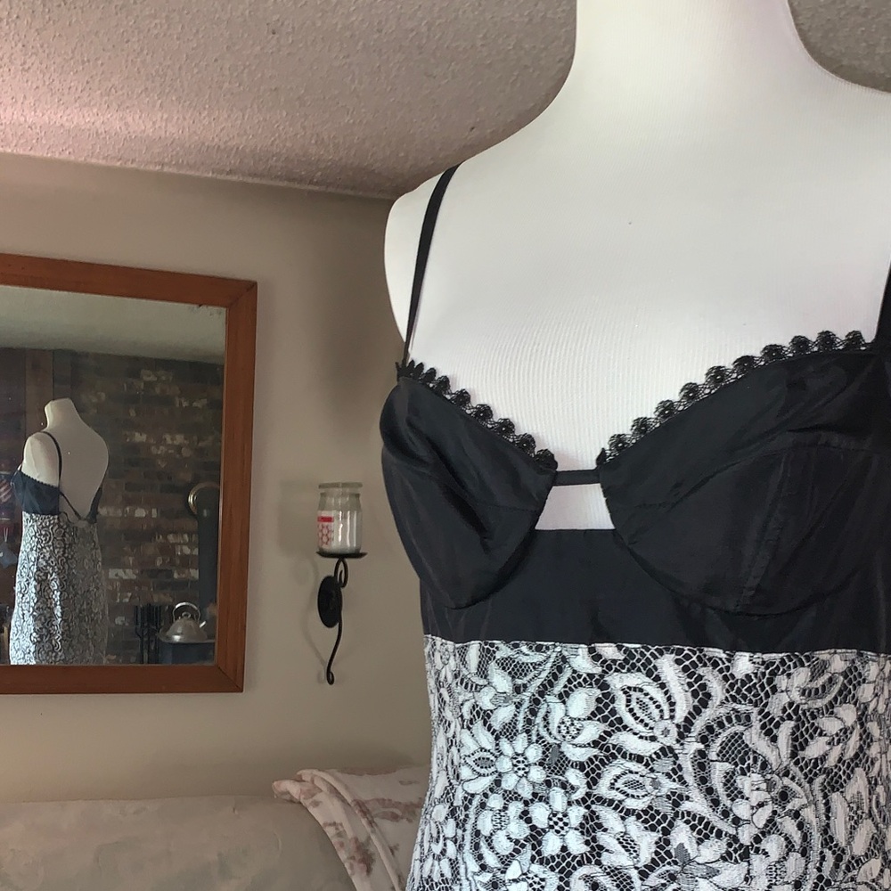 La Perla Elegant Black And White Floral Lace Chemise Style Dress Preloved